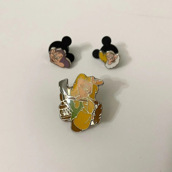 Lot of 3 Snow White Dwarf Pins Dopey Happy - Picture 1 of 13